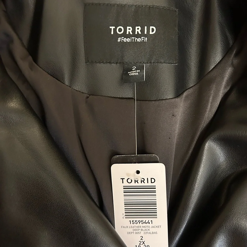 NWT Torrid Black Faux Leather Asymmetrical Jacket - Picture 5 of 5